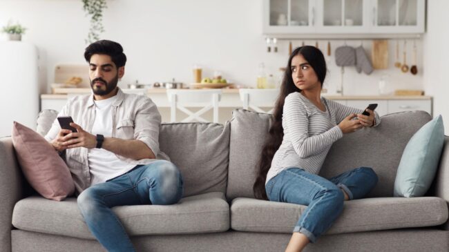 Signs of Infidelity You Should Not Ignore Signs of Infidelity You Should Not Ignore